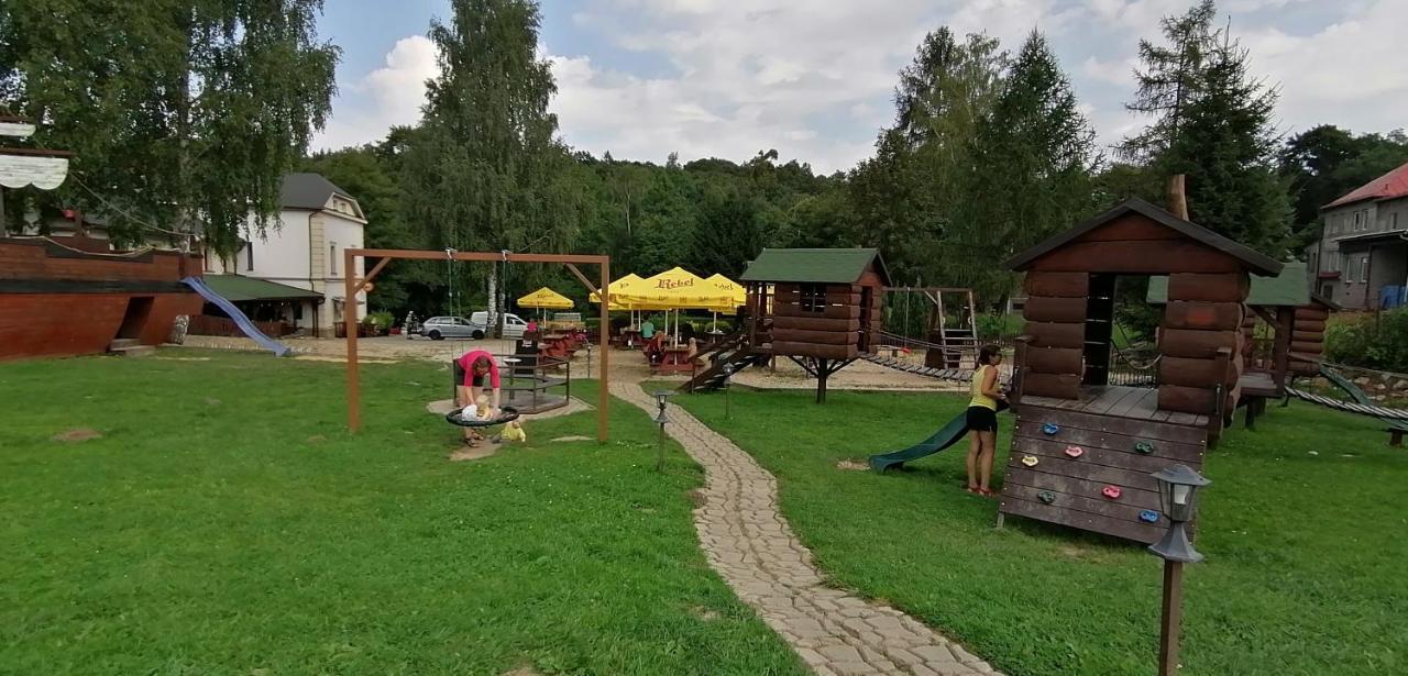 Plne Vybaveny 2+1byt S Balkonem A Koji Pro Kola A Lyze. Рокітніце-в-Орліцких-горах